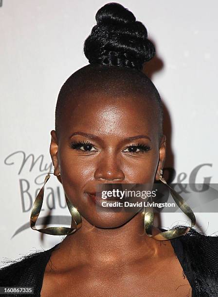 Singer V. Bozeman attends the 4th Annual ESSENCE Black Women In Music honoring Lianne La Havas and Solange Knowles at Greystone Manor Supperclub on...