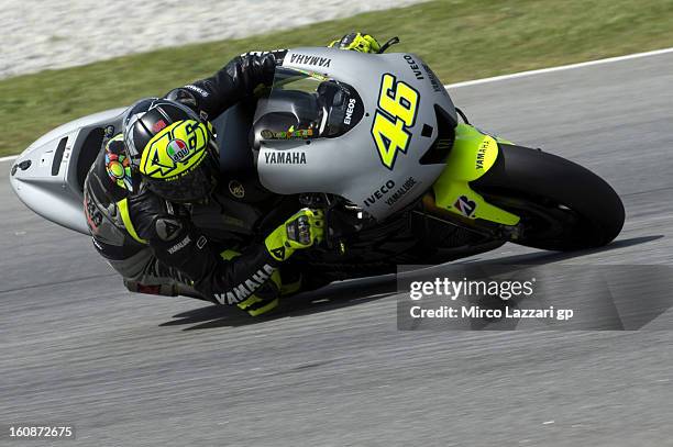 Valentino Rossi of Italy and Yamaha Factory Racing rounds the bend during the MotoGP Tests in Sepang - Day Five at Sepang Circuit on February 7, 2013...