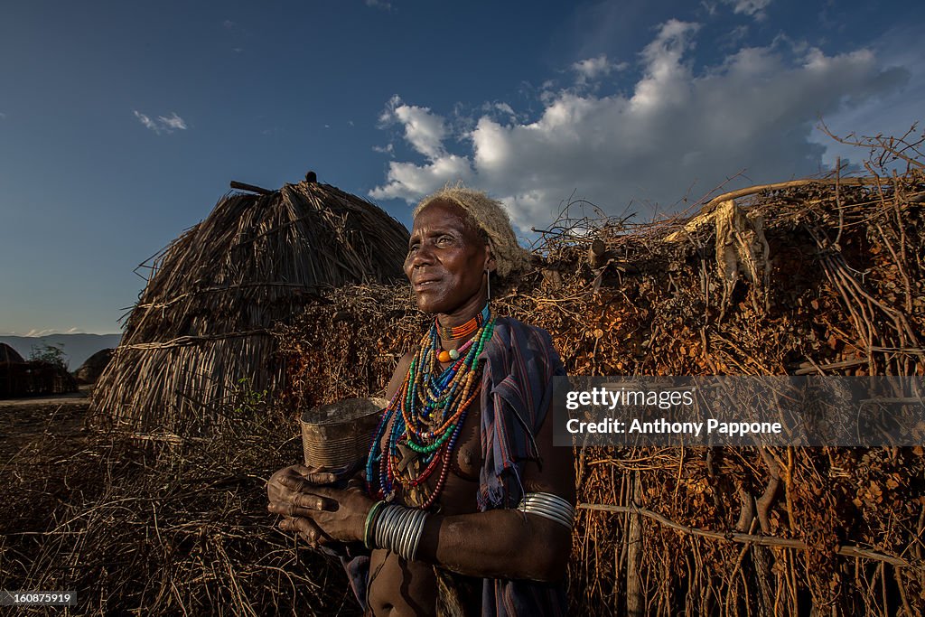 Portrait of a old woman of the tribe Erbore