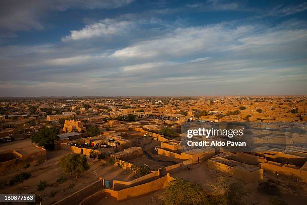 the town from the minaret of the grand mosque - niger stock pictures, royalty-free photos & images