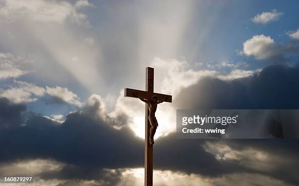 the crucifix on good friday - good friday stock pictures, royalty-free photos & images