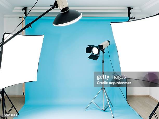 empty photographic studio - photoshoot bts stock pictures, royalty-free photos & images