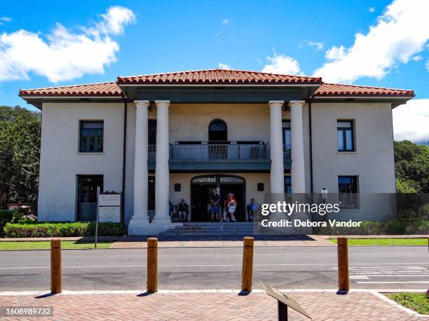 old lahaina courthouse - lahaina maui stock pictures, royalty-free photos & images