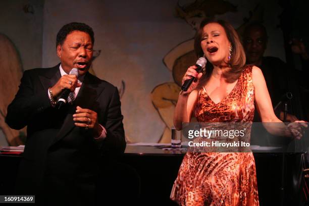 Billy Davis, Jr., left, and Marilyn McCoo performing with the bassist Kevin O'Neal at Cafe Carlyle on Tuesday night, May 13, 2008.