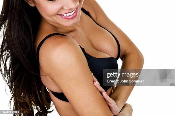 mulher sorridente usando um top preto - big beautiful women - fotografias e filmes do acervo