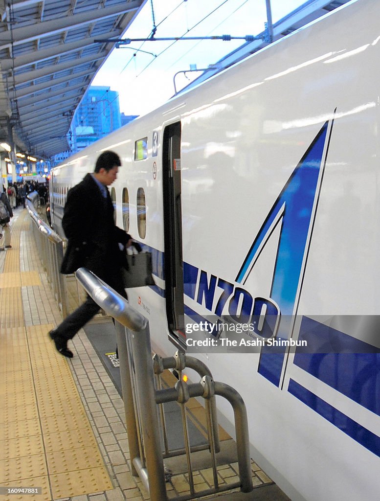 JR Tokai's New Bullet Train N700A Debuts