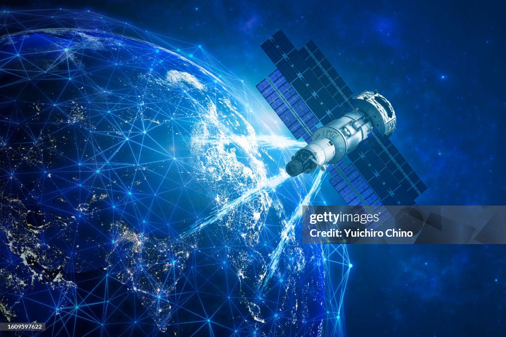 Satellite internet communication from space