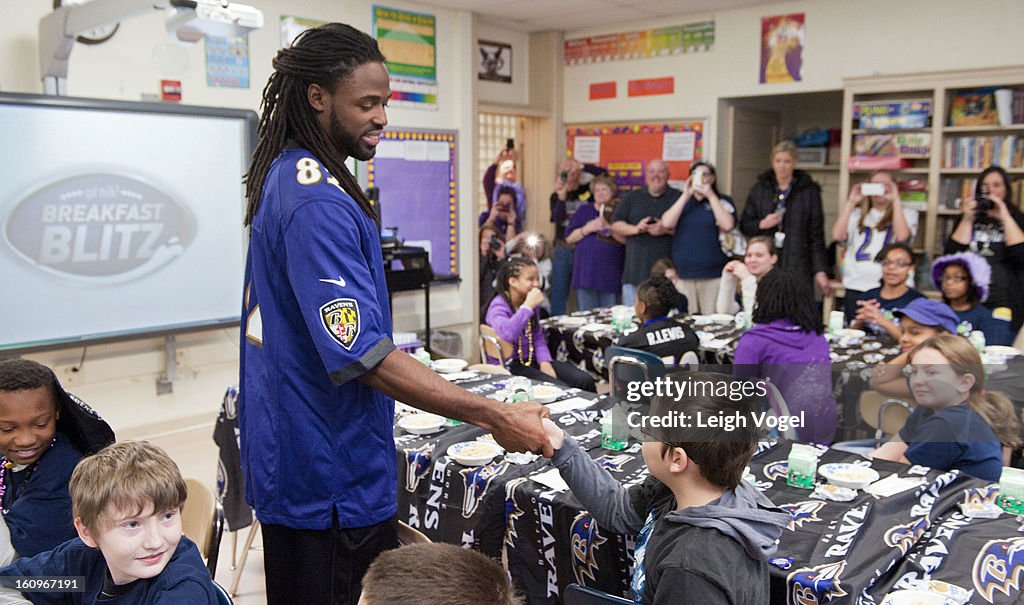 Torrey Smith Shares Protein Packed Breakfast With Students