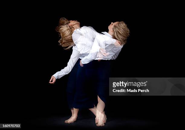 dance / multiple exposure - mehrfachbelichtung bewegung stock-fotos und bilder