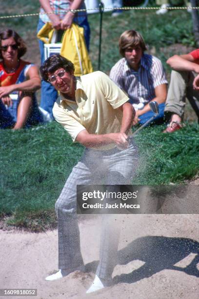 Hale Irwin hits out of the sand trap in Westchester, NY, 07/1976.