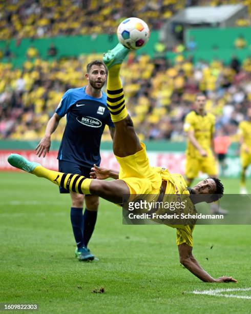 Sebastian Haller of Dortmund in action during the DFB cup first round match between TSV Schott Mainz and Borussia Dortmund at MEWA Arena on August...