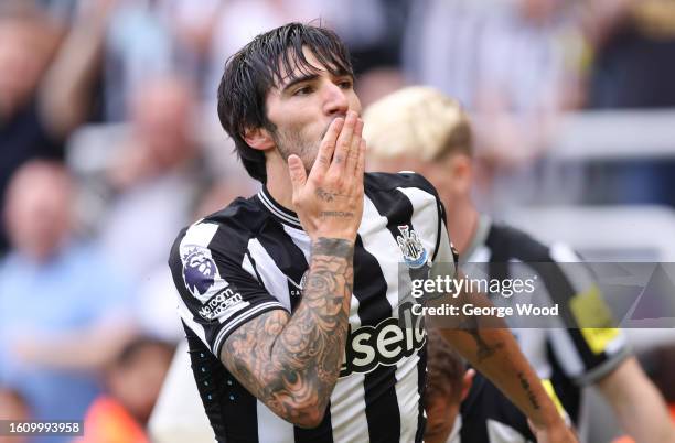 Sandro Tonali of Newcastle United celebrates after scoring the team's first goal during the Premier League match between Newcastle United and Aston...