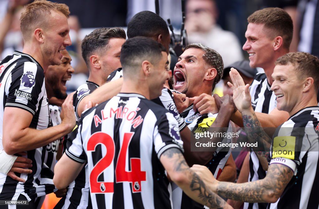 Newcastle United v Aston Villa - Premier League