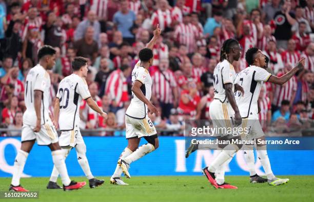 Jude Bellingham of Real Madrid celebrates after scoring the team's second goal during the LaLiga EA Sports match between Athletic Club and Real...