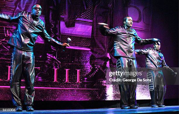 One Way R&b Group R&B Concert Photos and Premium High Res Pictures - Getty Images