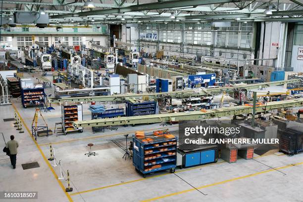 Vue de l'atelier de reparations des ailes d'avions de la Sogerma, filiale d'EADS assurant la maintenance des avions, réalisée le 15 mai 2006 à...