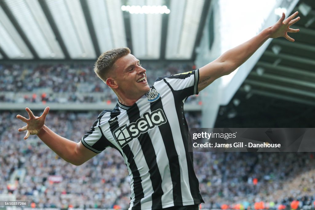 Newcastle United v Aston Villa - Premier League