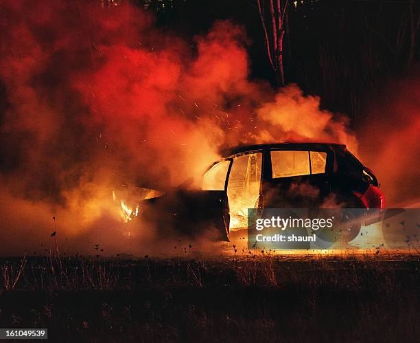 car fire - burnt stockfoto's en -beelden