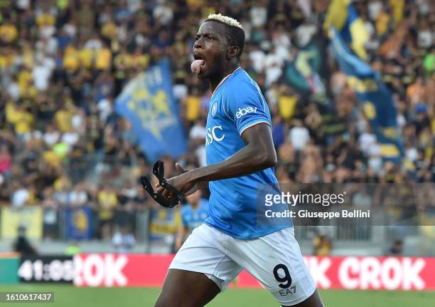 Victor Osimhen of SSC Napoli celebrates after scoring goal 1-2 during the Serie A TIM match between Frosinone Calcio and SSC Napoli at Stadio Benito...