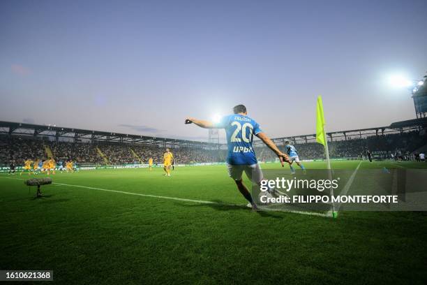 Napoli's Polish midfielder Piotr Zielinski kicks a corner during the Italian Serie A football match Frosinone vs Napoli at the Benito Stirpe stadium...