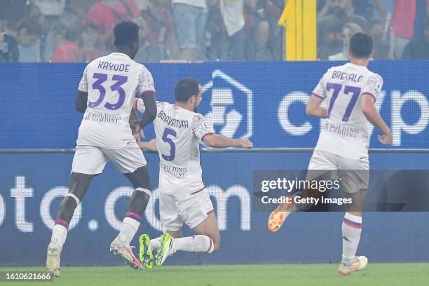 Giacomo Bonaventura of Fiorentina celebrates with his team-mates after scoring a goal during the Serie A TIM match between Genoa CFC and ACF...