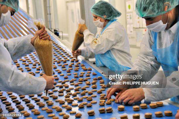 Macaron Factory French Macarons Photos and Premium High Res Pictures - Getty Images