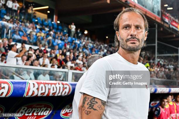 Alberto Gilardino, head coach of Genoa, looks on prior to kick-off in the Serie A TIM match between Genoa CFC and ACF Fiorentina at Stadio Luigi...