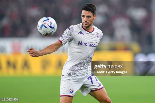 Josip Brekalo of Fiorentina is seen in action during the Serie A TIM match between Genoa CFC and ACF Fiorentina at Stadio Luigi Ferraris on August...