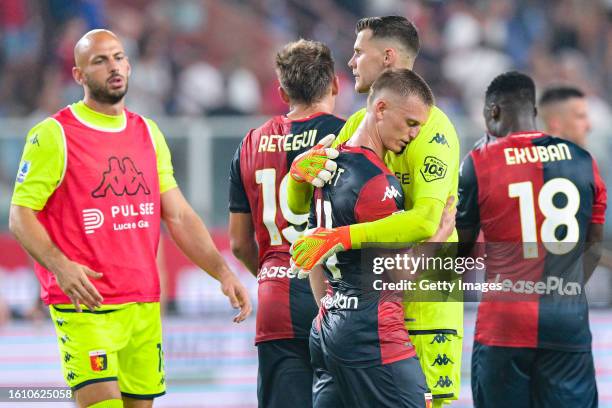 Albert Gudmundsson and Josep Martinez of Genoa react with disappointment after the Serie A TIM match between Genoa CFC and ACF Fiorentina at Stadio...