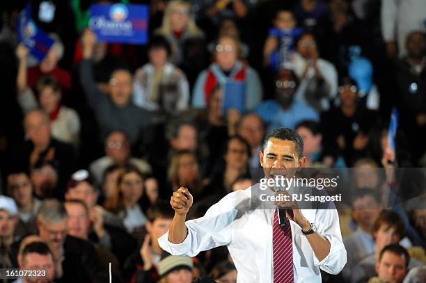 Barack Obama speaks at campaign stop in Waterloo, Iowa. The final rush came in the wake of the final poll of Iowa caucus-goers by The Des Moines...
