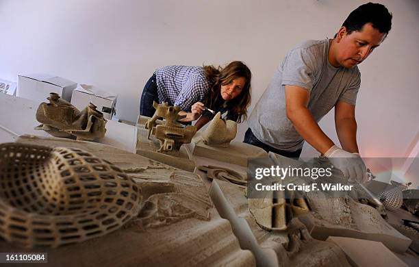 Ron Rael Pottery Virginia San Fratello Photos and Premium High Res Pictures - Getty Images