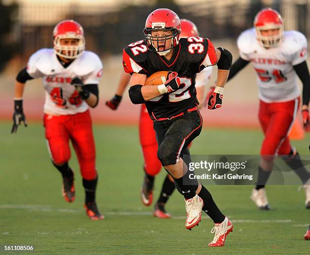81 Elizabeth High School Football Team Stock Photos, HighRes Pictures