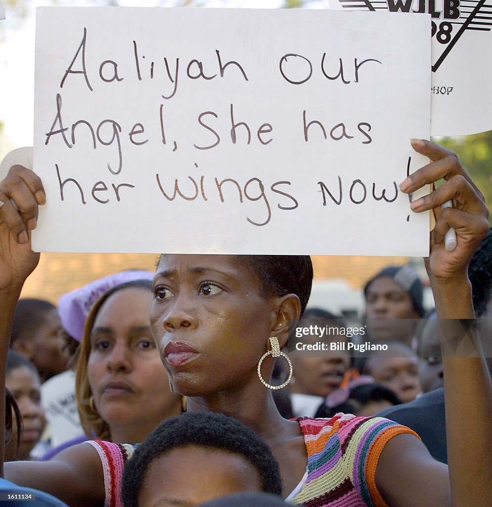 Memorial for Aaliyah at Her Detroit High School