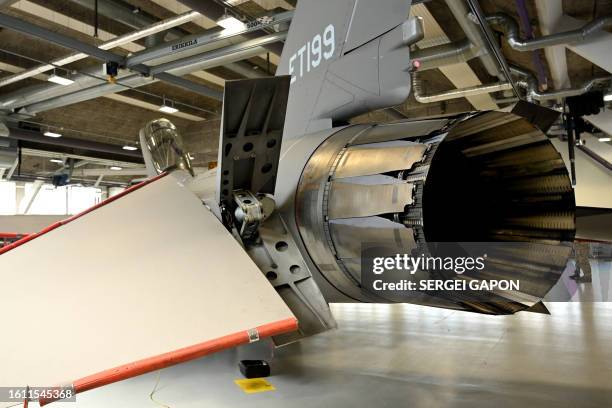 F162 Engine 232 F16 Fighter Jet Engine Stock Photos, High-Res Pictures, and Images ...