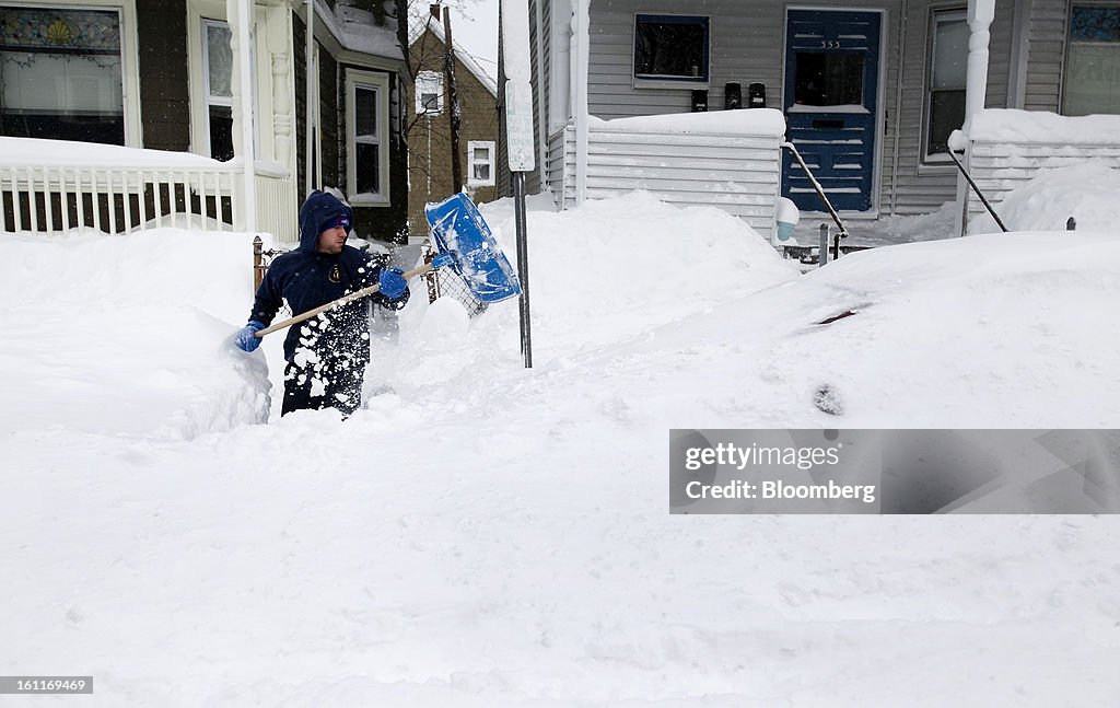 Blizzard Dumps 2 Feet of Snow in Northeast, Knocks Out Power