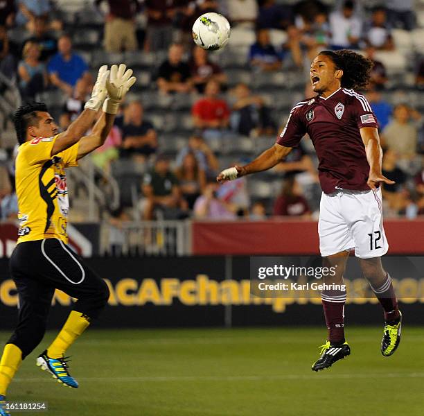 Goalkeeper Rushing Out 38 El Salvador Isidro Metapan Stock Photos, High-Res Pictures, and ...