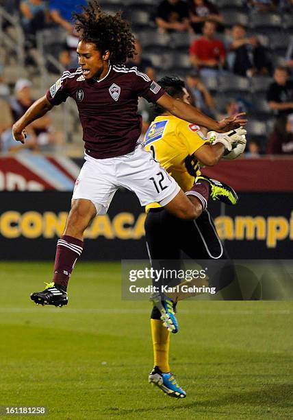 Goalkeeper Rushing Out El Salvador Isidro Metapan Photos and Premium High Res Pictures - Getty ...