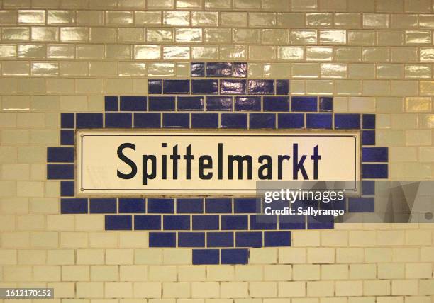 berlin u-bahn subway station - u bahn stock pictures, royalty-free photos & images