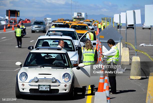 15 Passenger Drop Off Zone Stock Photos High Res Pictures And Images 15-passenger-drop-off-zone-stock-photos-high-res-pictures-and-images