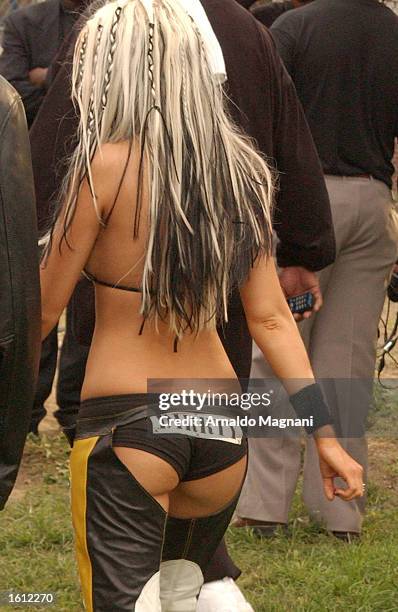 Singer Christina Aguilera prepares to perform at an MTV production October 7, 2002 underneath the Brooklyn Bridge in New York City.
