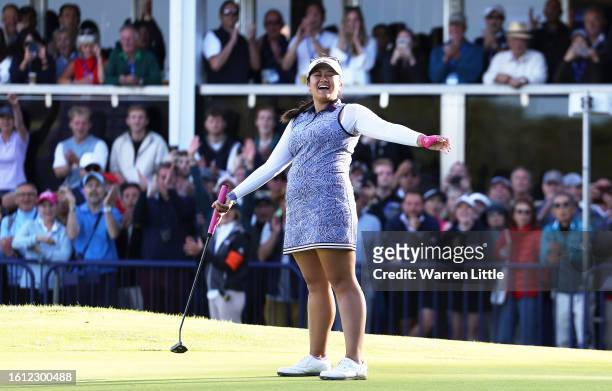 Lilia Vu of the United States celebrates on the 18th green after winning the AIG Women's Open on Day Four of the AIG Women's Open at Walton Heath...