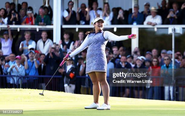 Lilia Vu of the United States celebrates on the 18th green after winning the AIG Women's Open on Day Four of the AIG Women's Open at Walton Heath...