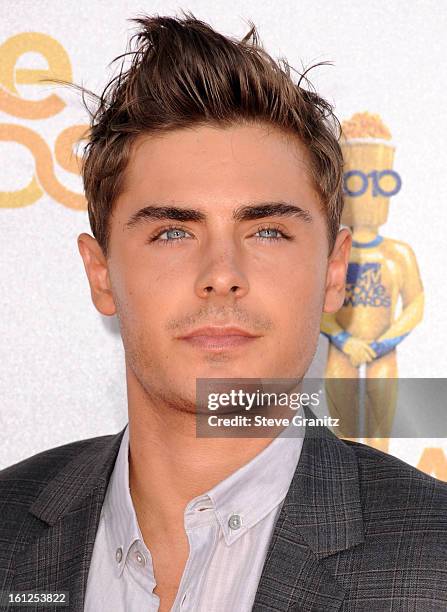 Zac Efron attends the 2010 MTV Movie Awards at Gibson Amphitheatre on June 6, 2010 in Universal City, California.
