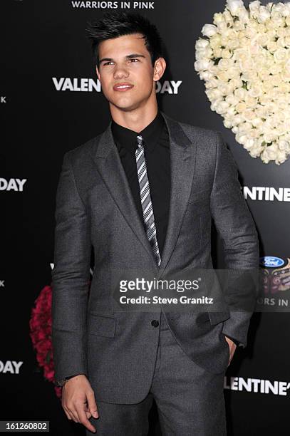 Actor Taylor Lautner attends the "Valentine's Day" Los Angeles Premiere at Grauman's Chinese Theatre on February 8, 2010 in Hollywood, California.
