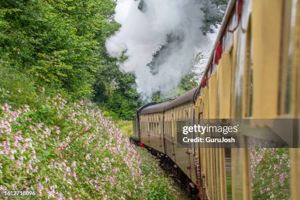 steam train on the bodmin heritage railway - history and progress of the steam engine stock pictures, royalty-free photos & images