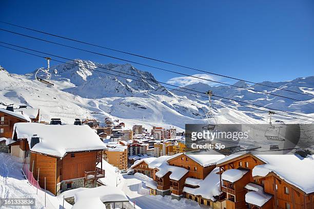 val thorens - ski resort stock pictures, royalty-free photos & images