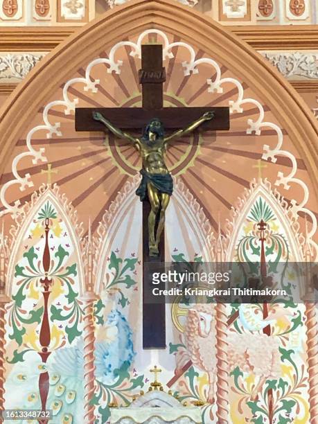 religion symbol: the crucifixion of jesus. - cristiano fotografías e imágenes de stock