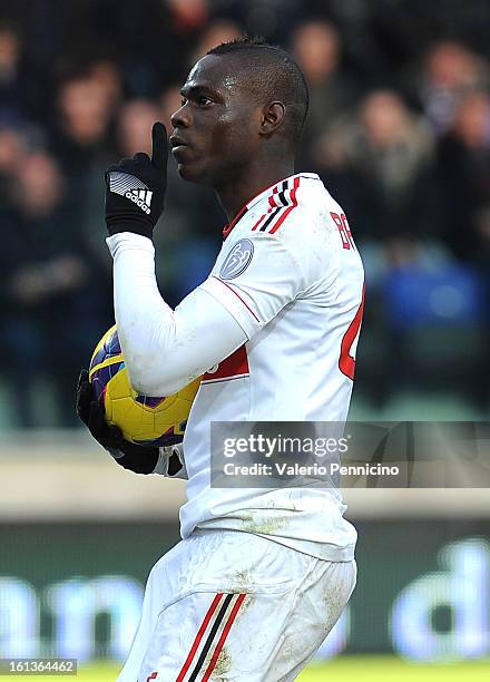 Mario Balotelli of AC Milan celebrates after scoring a penalty goal during the Serie A match between Cagliari Calcio and AC Milan at Stadio Is Arenas...