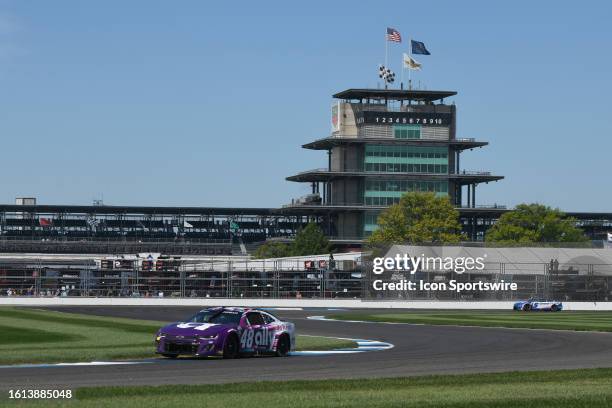 Figure 8 Racing Figure 8 Race Track Photos and Premium High Res Pictures - Getty Images