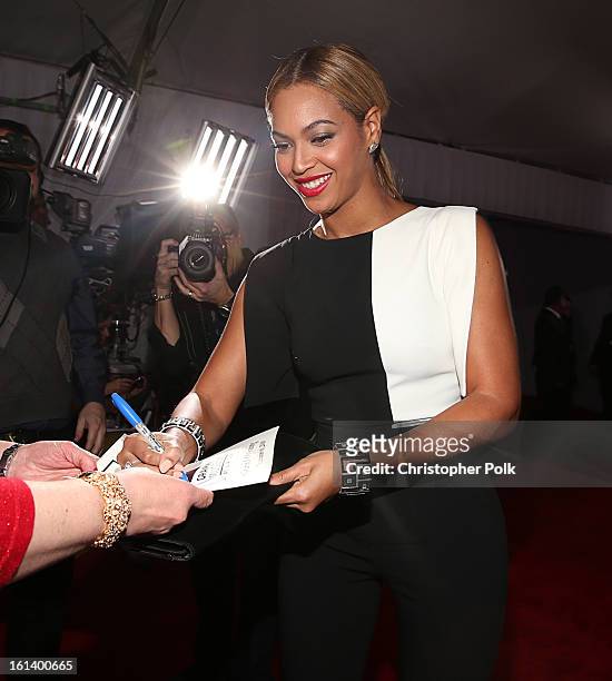 Beyoncé arrives at the 55th Annual GRAMMY Awards on February 10, 2013 in Los Angeles, California.